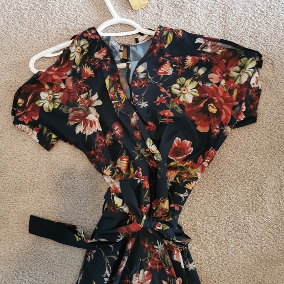 Flower jumpsuit - Picture 2 of 3